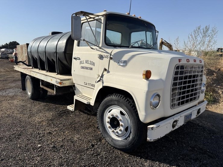 ford-f700-image-2