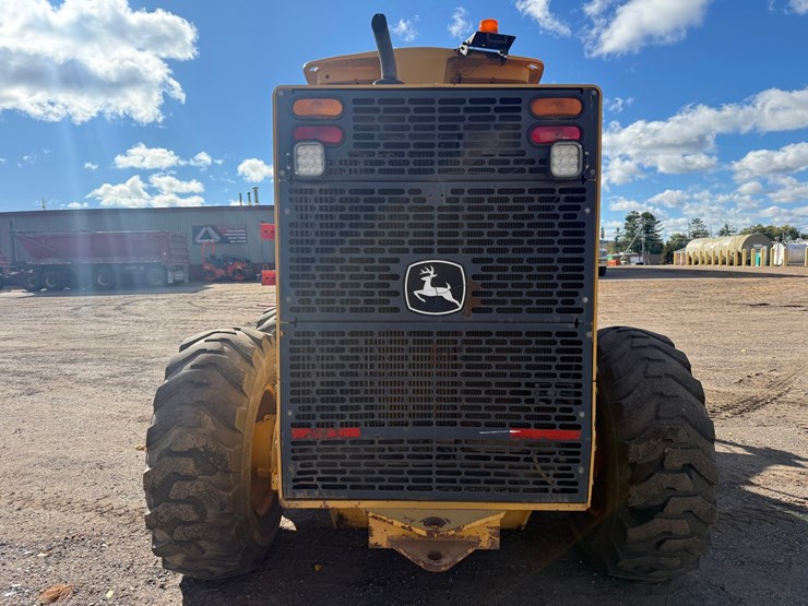 deere-672d-image-4