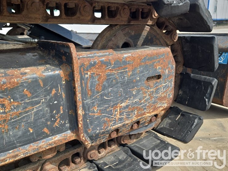 2020-deere-85g-image-19