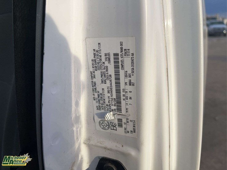 2014-ford-cargo-image-28
