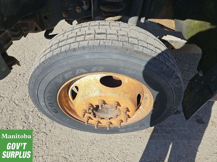 2014-ford-f550-image-11