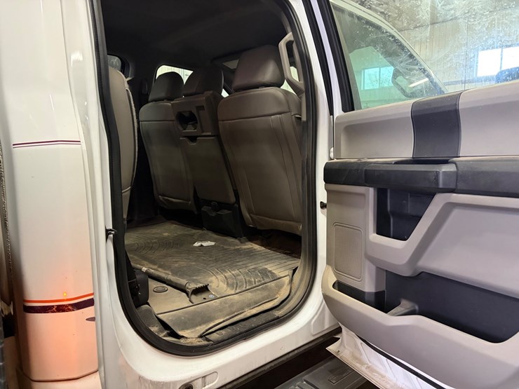 2020-ford-f550-xl-image-22