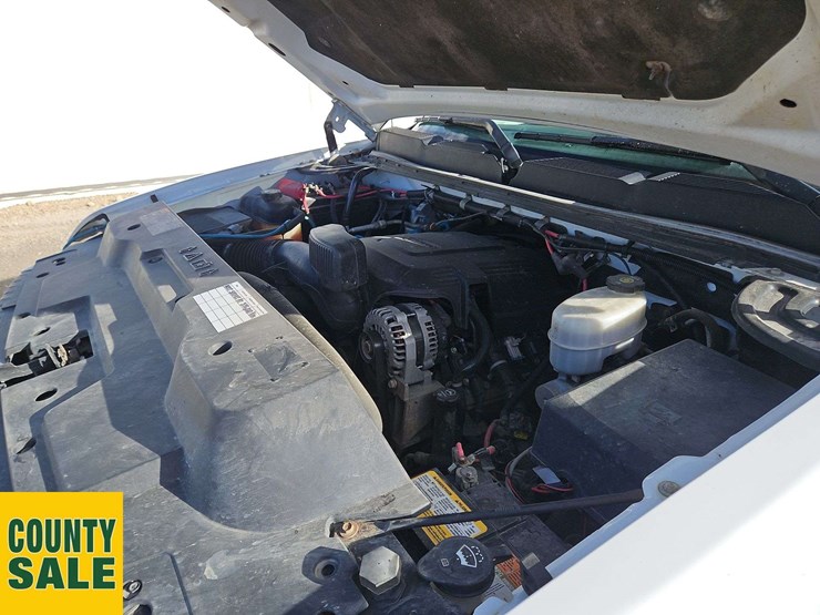 2011-chevrolet-silverado-2500hd-image-26