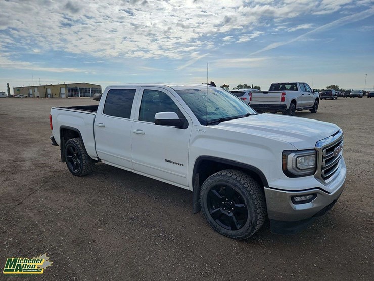 2017-gmc-sierra-1500-image-2