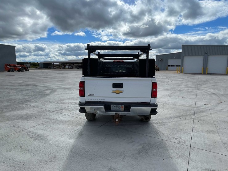 2016-chevrolet-2500-image-6