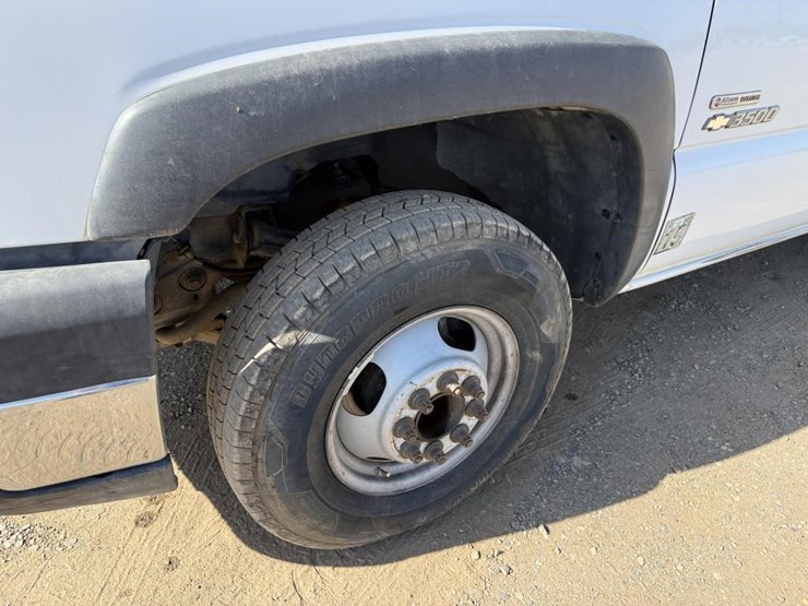 2006-chevrolet-3500-image-24