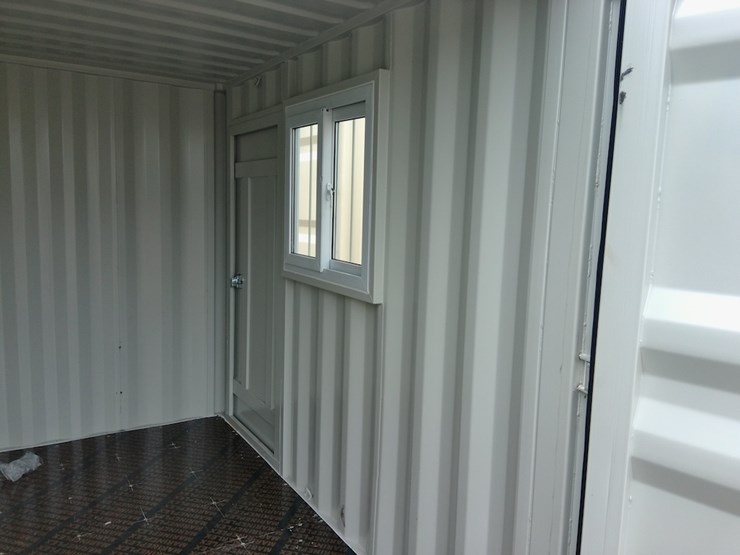 88"x122"x98"-shipping-container-image-7