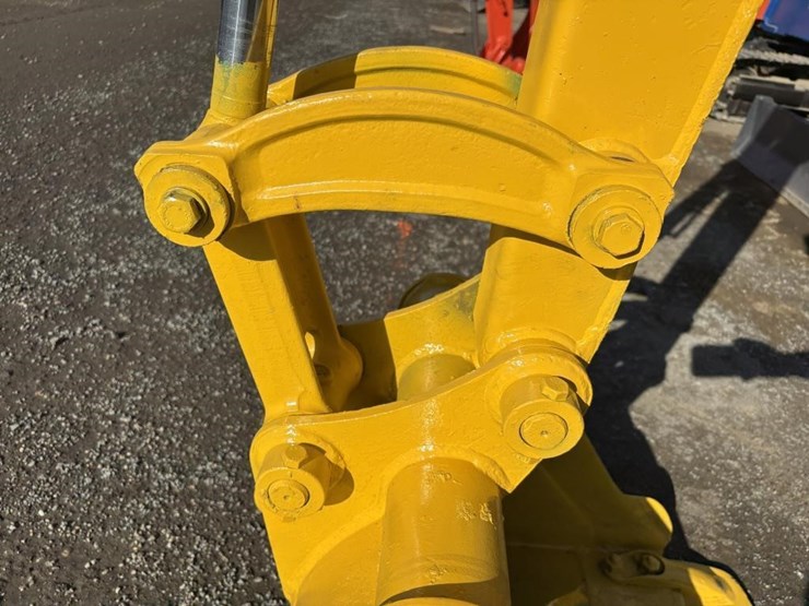 komatsu-pc30mr-1-image-11