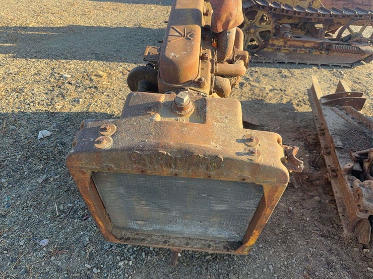 caterpillar-thirty-image-12