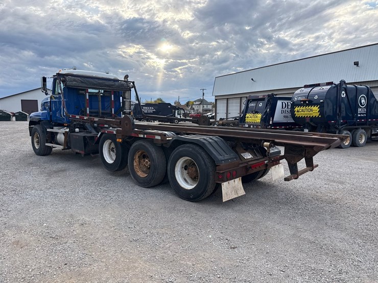 1997-mack-cl713-image-3
