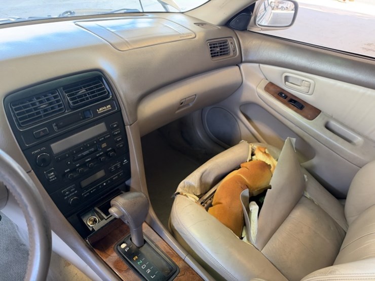 1997-lexus-es300-sdn-image-20
