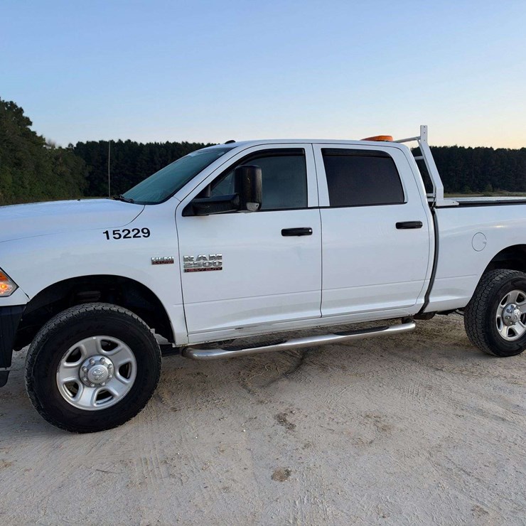 2017 DODGE 2500