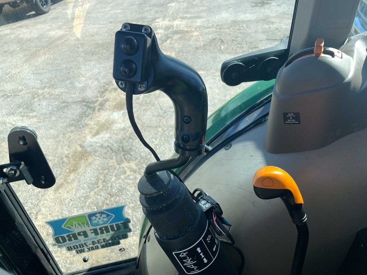 2024-john-deere-5075e-image-13
