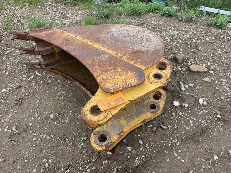 #9172-•-john-deere-backhoe-bucket-image-1