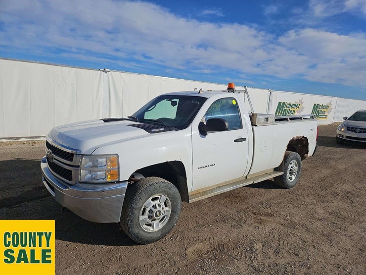 2011-chevrolet-silverado-2500hd-image-1