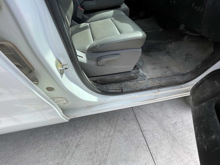 2018-chevrolet-3500-image-59