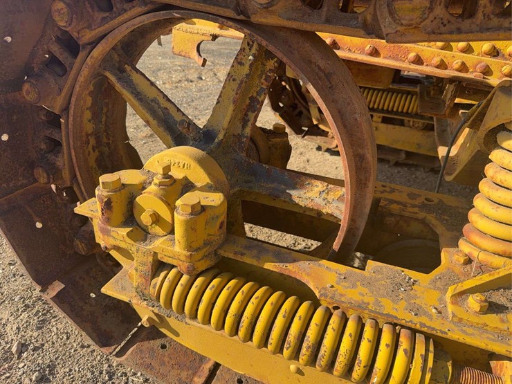 caterpillar-60-image-10