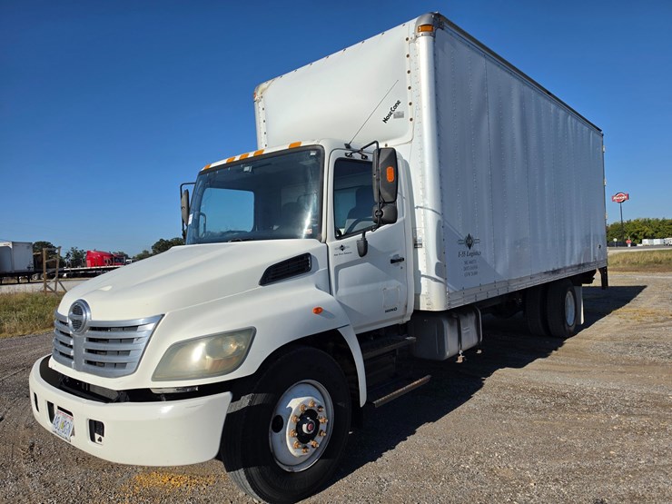 2007-hino-268-image-1