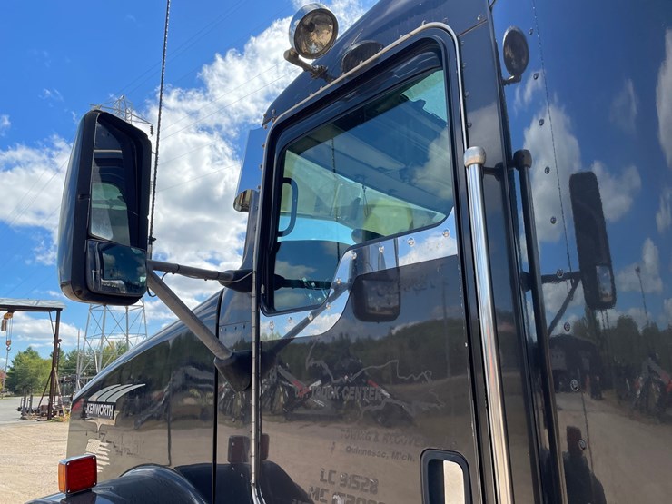 2005-kenworth-t800-image-17