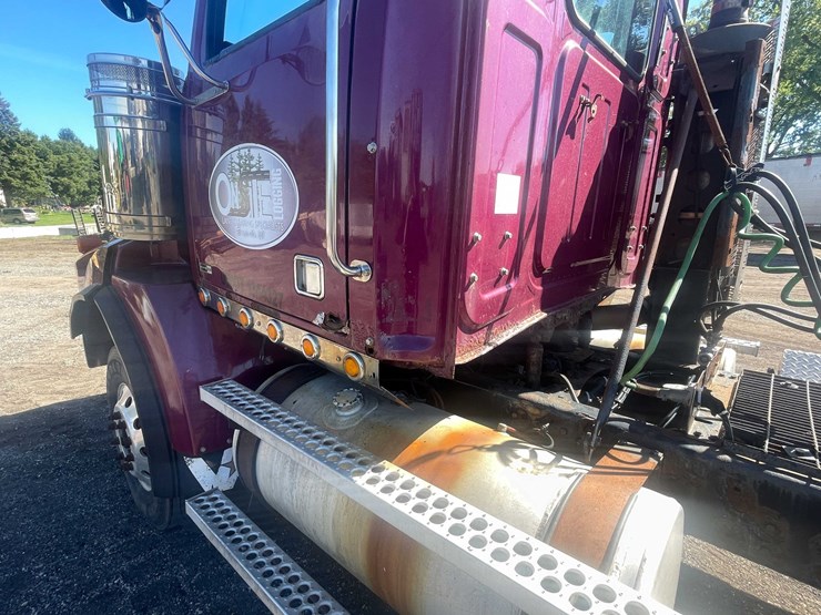 #117-•-2011-western-star-semi-tractor-(has-wi-title)-(forestville,-wi)-image-16