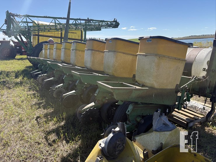 john-deere-7000-image-7