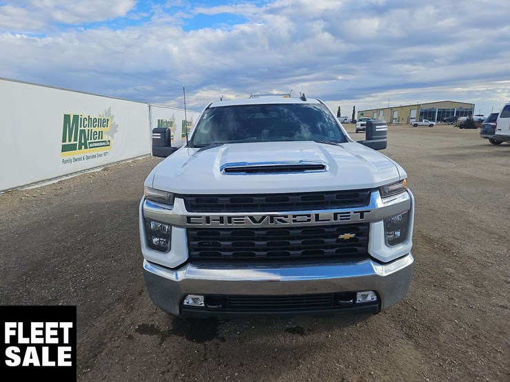 2022-chevrolet-silverado-2500hd-image-8