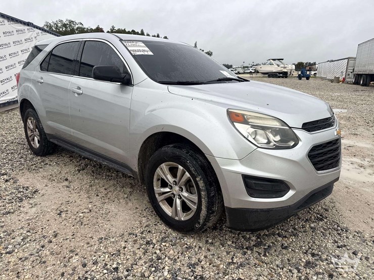 2017-chevrolet-equinox-image-2