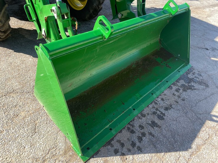 2024-john-deere-5075e-image-40