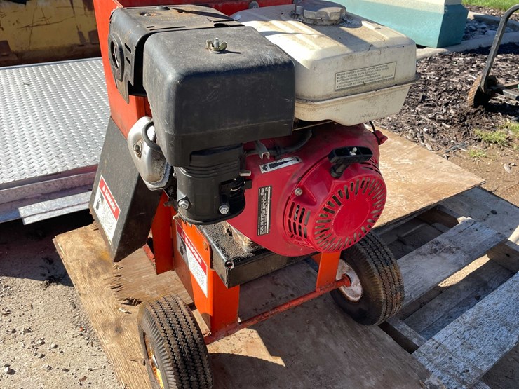 #1821-•-crary-bear-cat-compact-wood-chipper-image-6
