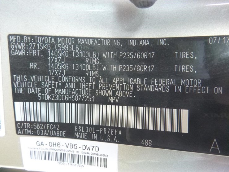 2017-toyota-sienna-image-17