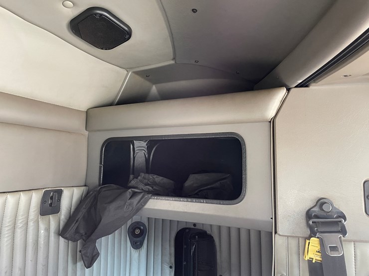 2005-kenworth-t800-image-103