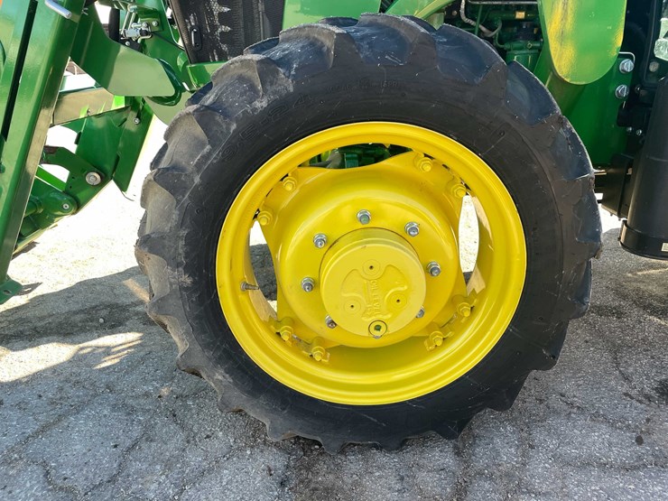 2024-john-deere-5075e-image-33