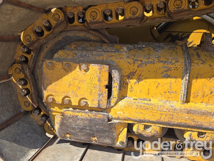 2021-caterpillar-d4-lgp-image-13