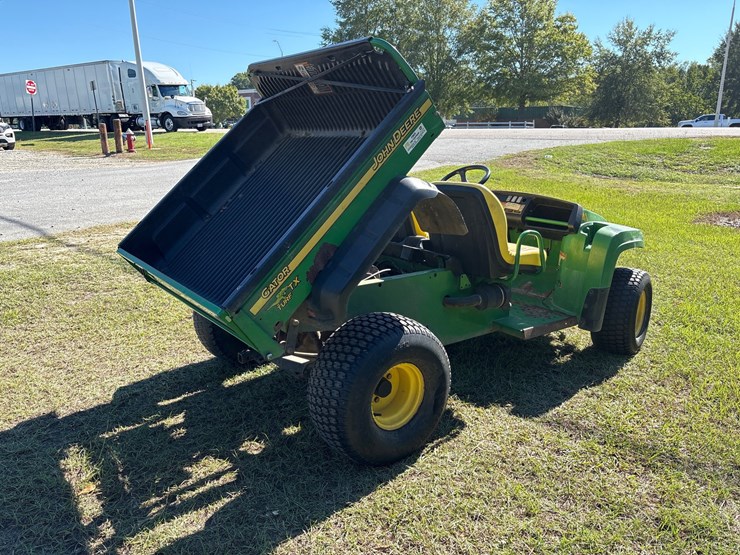 john-deere-gator-image-11