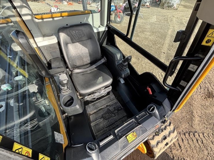 2021-jcb-3ts-8t-image-22