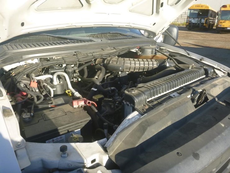 2005-ford-f450-image-18