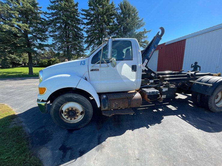 2013-ford-f750-image-9