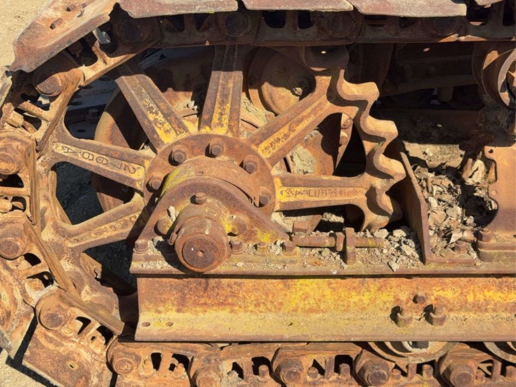 caterpillar-60-image-15