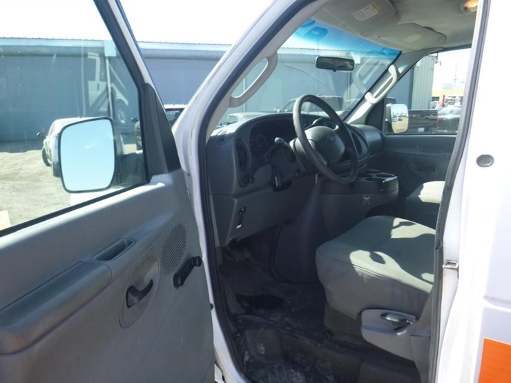 2007-ford-econoline-350-image-5
