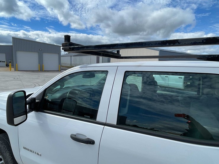 2016-chevrolet-2500-image-15