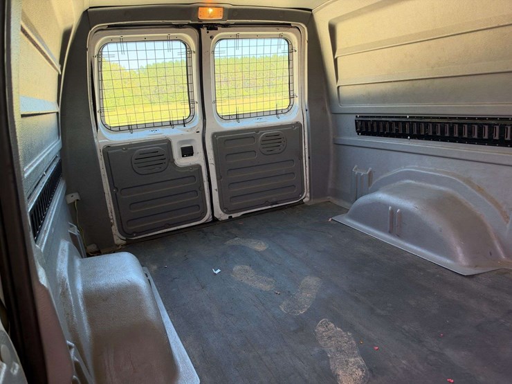 2007-utility-van-image-15
