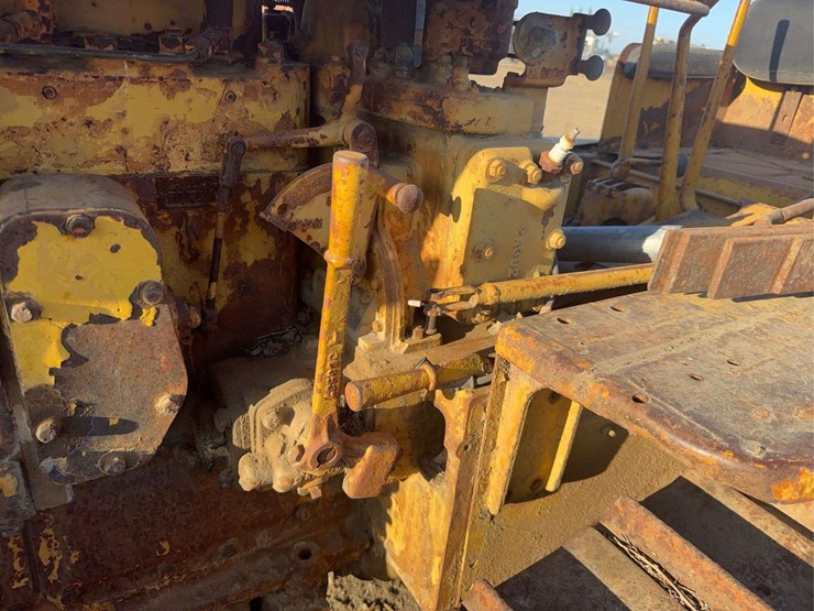 caterpillar-d2-image-18