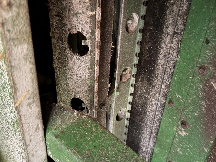 2011-john-deere-9770-sts-image-34