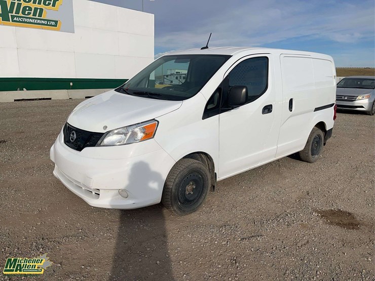 2021-nissan-nv200-image-1