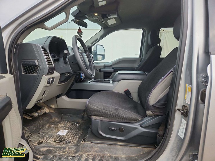 2022-ford-f250-image-9