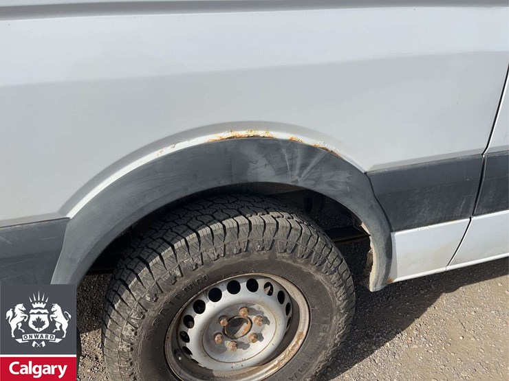 2016-mercedes-benz-sprinter-3500-image-25