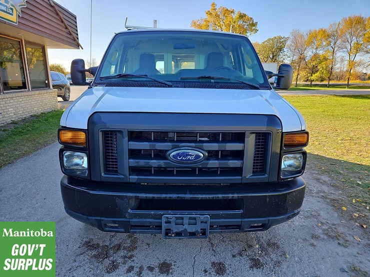 2013-ford-cargo-image-8