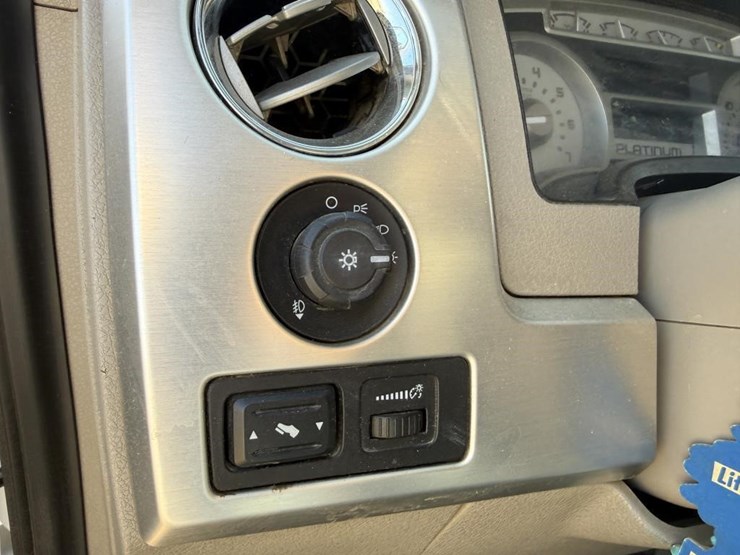 2010-ford-f150-platinum-image-43
