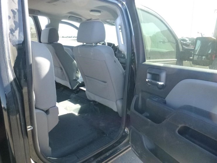2018-chevrolet-1500-image-9