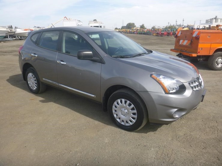 2013-nissan-rogue-image-2
